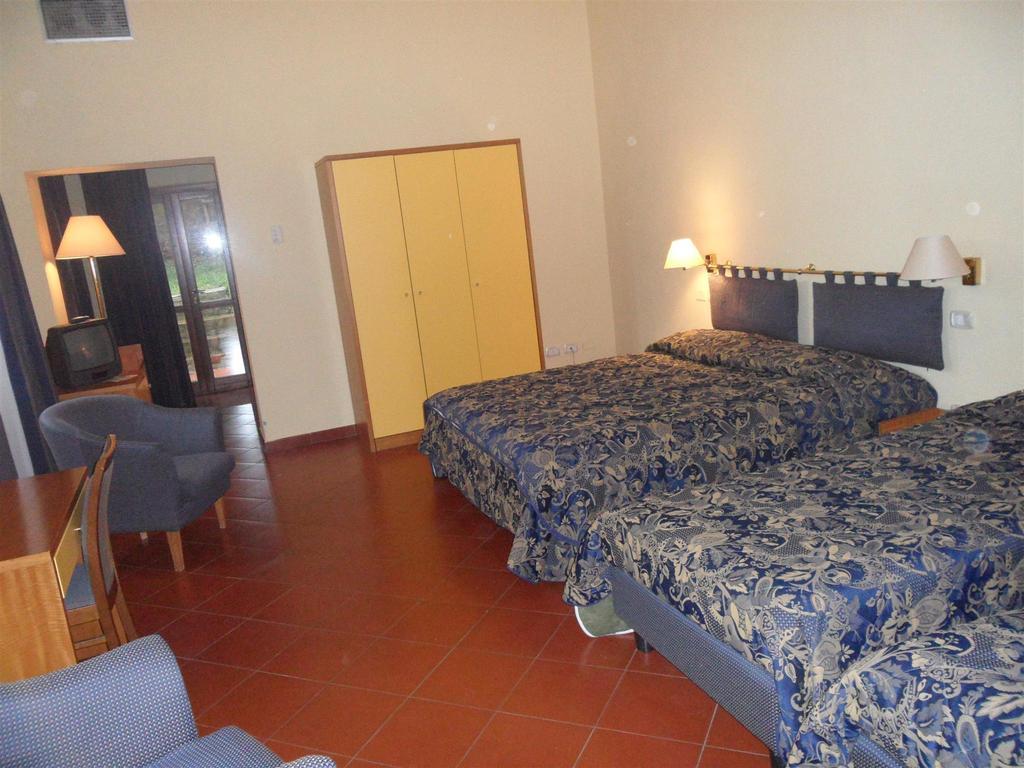Hotel La Vedetta Ливорно Экстерьер фото
