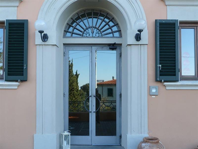 Hotel La Vedetta Ливорно Экстерьер фото