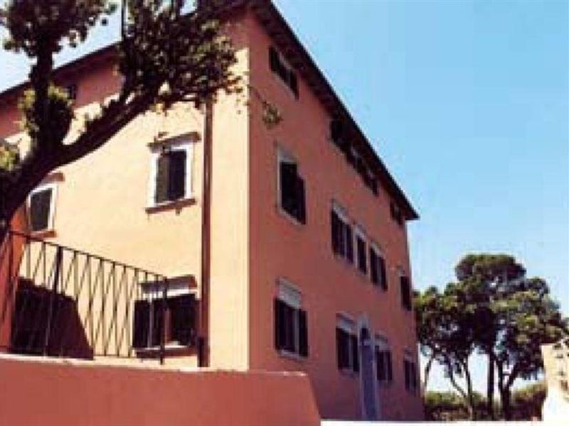 Hotel La Vedetta Ливорно Экстерьер фото