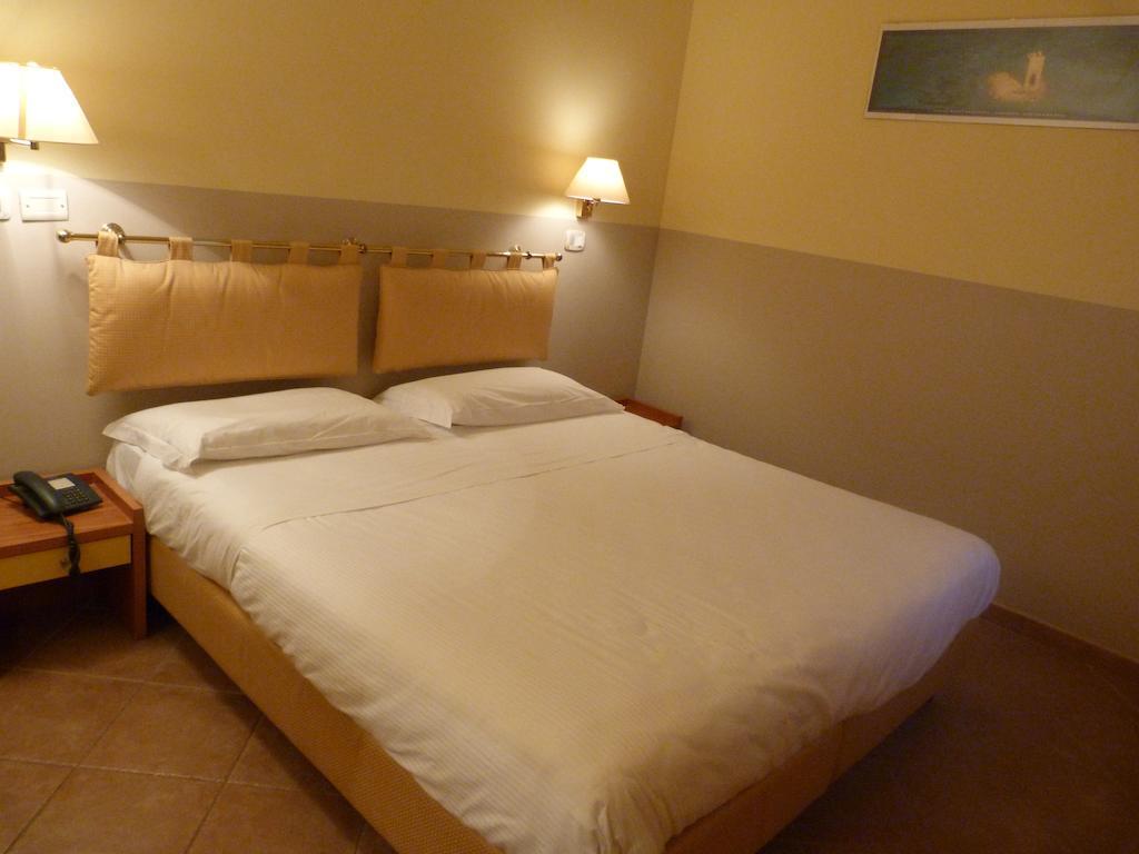 Hotel La Vedetta Ливорно Экстерьер фото